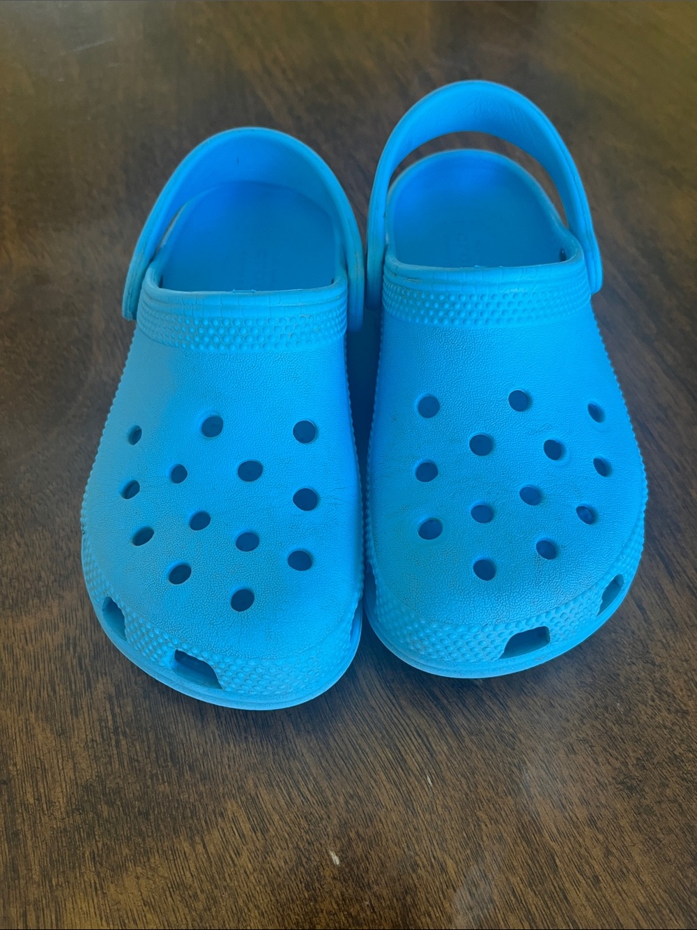 Kid’s Crocs size 11